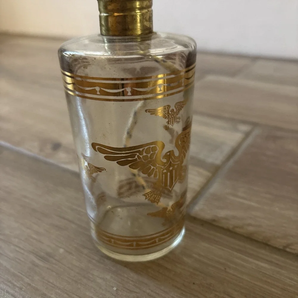 Vintage 50s Foster Forbes Glass Hurricane Oil Lamp Gold American Eagle Shield